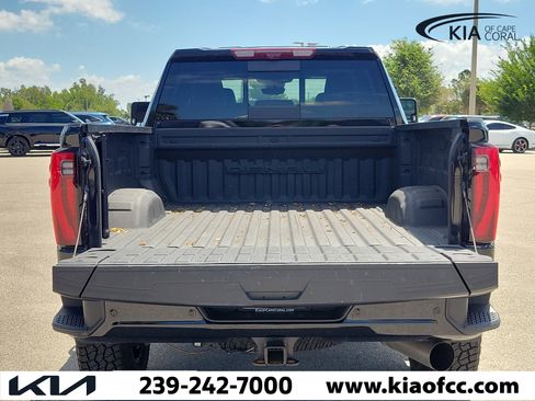 Used 2024 GMC Sierra 2500 Denali Ultimate w/ Snow Plow Prep/Camper Package AWD/4WD image 12