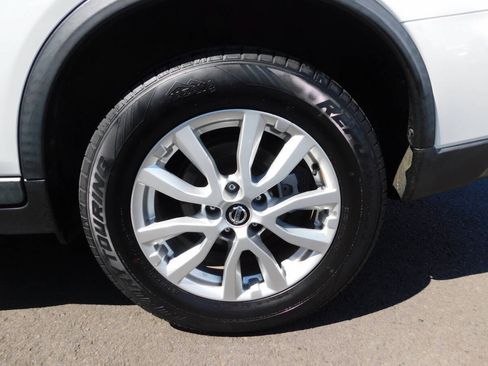 Used 2017 Nissan Rogue SV AWD/4WD image 24