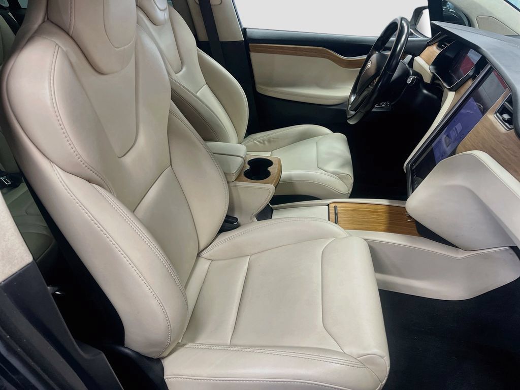 Used 2019 Tesla Model X AWD/4WD image 28