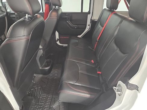 Used 2018 Jeep Wrangler Unlimited Rubicon AWD/4WD image 18
