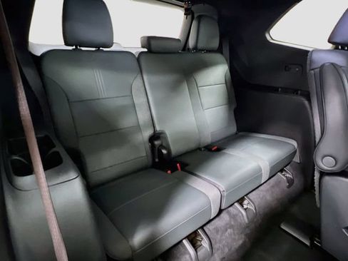 Used 2025 GMC Acadia AT4 w/ Luxury Package AWD/4WD image 31