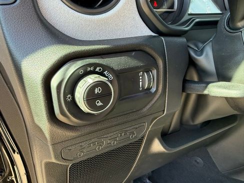 New 2025 Jeep Gladiator Sport image 15