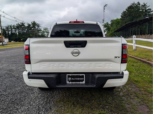 Used 2023 Nissan Frontier SV w/ Technology Package RWD image 6