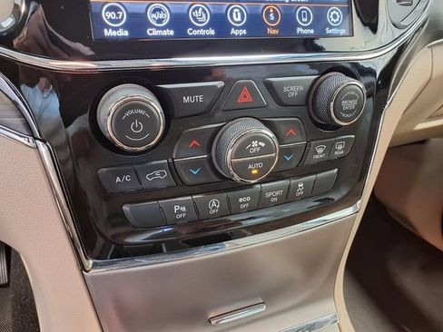 Used 2021 Jeep Grand Cherokee Limited AWD/4WD image 15