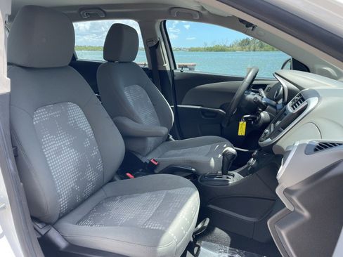 Used 2019 Chevrolet Sonic LT FWD image 7