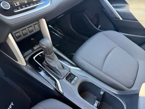 Used 2024 Toyota Corolla Cross LE image 13