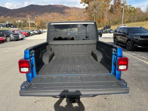 Used 2021 Jeep Gladiator Mojave w/ Trailer Tow Package image 28
