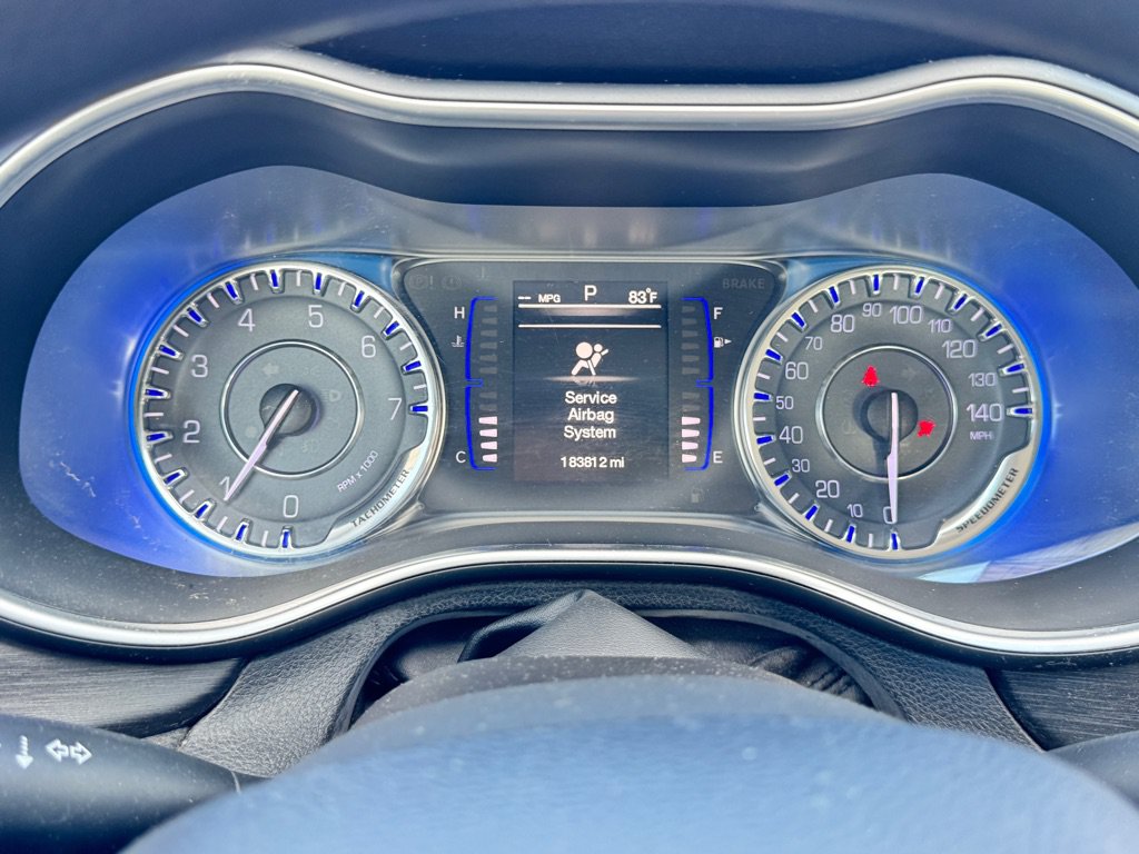Used 2015 Chrysler 200 Limited FWD image 12