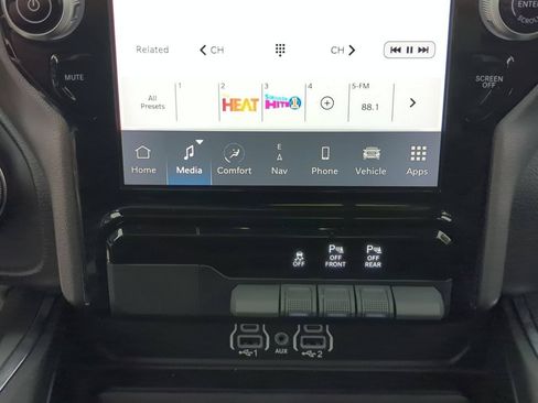 Used 2025 RAM 1500 Laramie w/ Sport Appearance Package AWD/4WD image 18