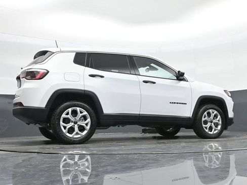 Used 2025 Jeep Compass Sport image 41