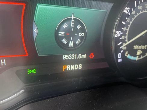 Used 2019 Lincoln MKC Premiere FWD image 6