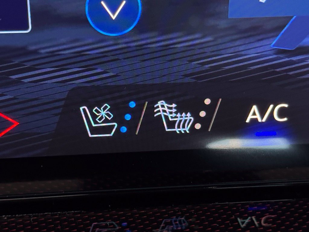 New 2027 Chevrolet Traverse RS w/ LPO, Floor Liner Package FWD image 41