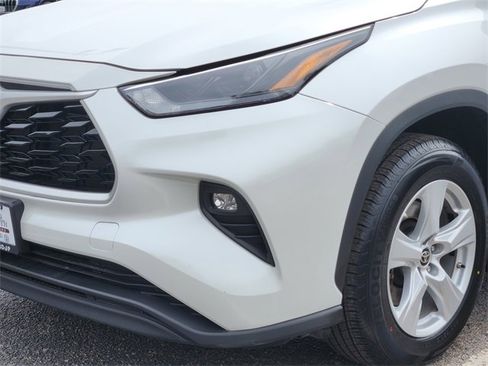 Certified 2024 Toyota Highlander LE image 7