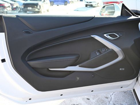 Used 2022 Chevrolet Camaro LT w/ Technology Package image 16