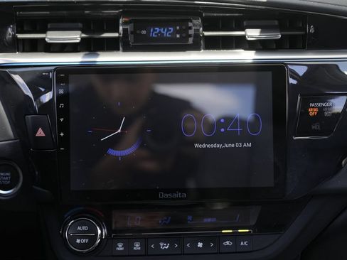 Used 2014 Toyota Corolla S FWD image 35