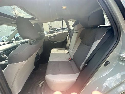 Used 2020 Toyota RAV4 XLE w/ Convenience Package AWD/4WD image 28