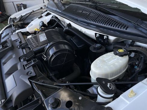 Used 2016 Chevrolet Express 3500 image 15