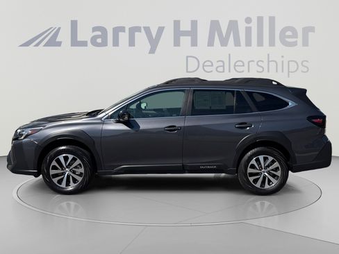 Certified 2025 Subaru Outback Premium AWD/4WD image 2