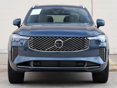Used 2025 Volvo XC90 T8 Plus w/ Protection Package Premier AWD/4WD image 7