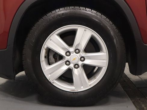 Used 2021 Chevrolet Trax LS w/ Tint and Cruise Package FWD image 24