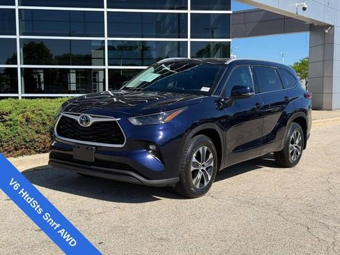 Used 2022 Toyota Highlander XLE AWD/4WD image 7