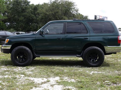 Used 2000 Toyota 4Runner SR5 w/ Upgrade Value Pkg 2 RWD image 3
