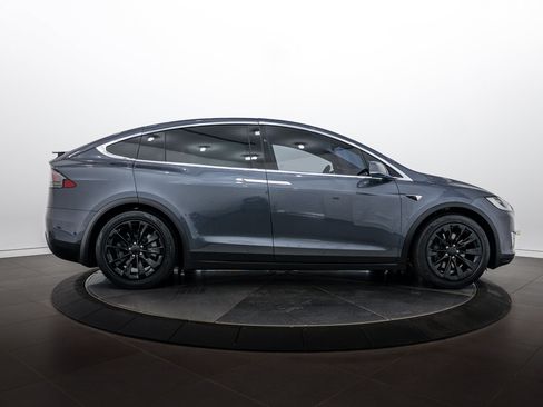 Used 2018 Tesla Model X 75D AWD/4WD image 2