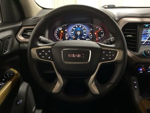 Used 2017 GMC Acadia Denali w/ Technology Package image 10