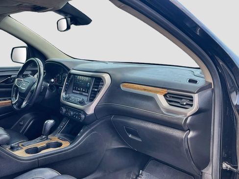 Used 2019 GMC Acadia Denali w/ Technology Package FWD image 32