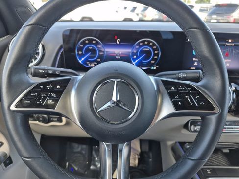 Used 2024 Mercedes-Benz EQB 300 4MATIC image 20