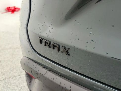 New 2026 Chevrolet Trax LT FWD image 17