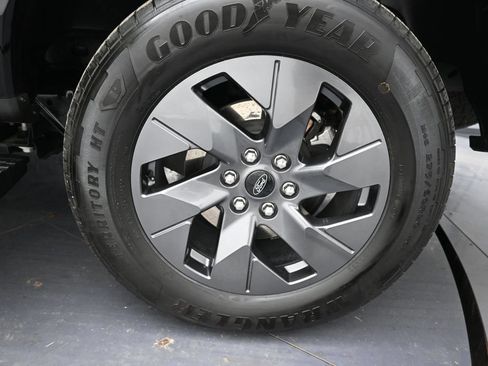 Used 2024 Ford F150 Lightning Platinum AWD/4WD image 33