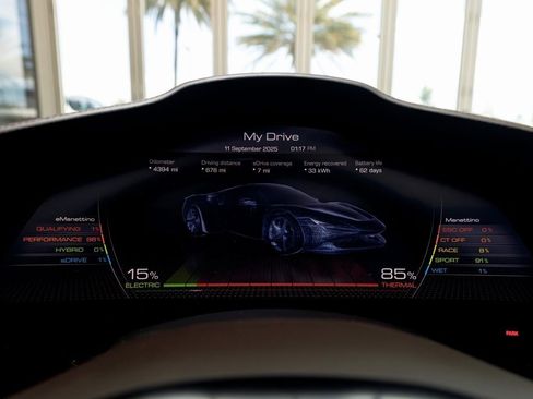 Used 2022 Ferrari SF90 Spider image 23