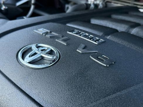 Used 2015 Toyota Sequoia SR5 image 59