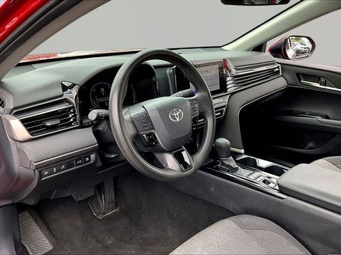 Used 2025 Toyota Camry LE FWD image 17