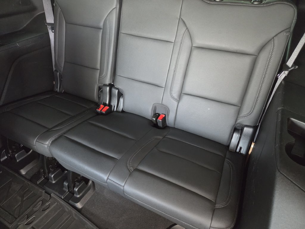 Used 2022 Chevrolet Tahoe Z71 w/ Luxury Package AWD/4WD image 30