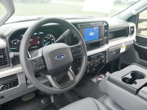 New 2025 Ford F250 XL w/ XL Chrome Package image 17