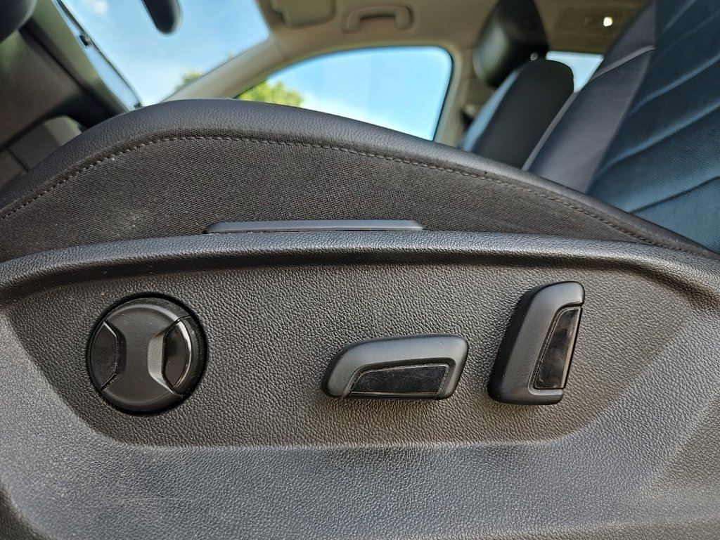 Used 2018 Volkswagen Tiguan SEL Premium AWD/4WD image 33