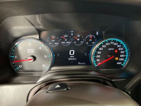 Used 2019 Chevrolet Suburban Premier image 18