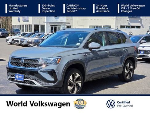 Certified 2023 Volkswagen Taos SE image 1