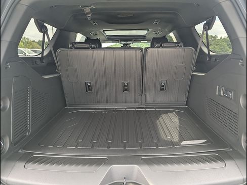 New 2026 GMC Yukon XL Elevation w/ LPO, Floor Liner Package AWD/4WD image 17