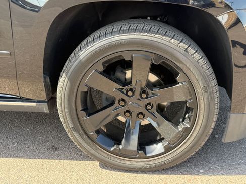 Used 2020 Chevrolet Tahoe Premier AWD/4WD image 7
