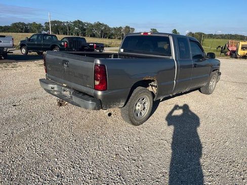 Used 2007 Chevrolet Silverado 1500 W/T RWD image 5