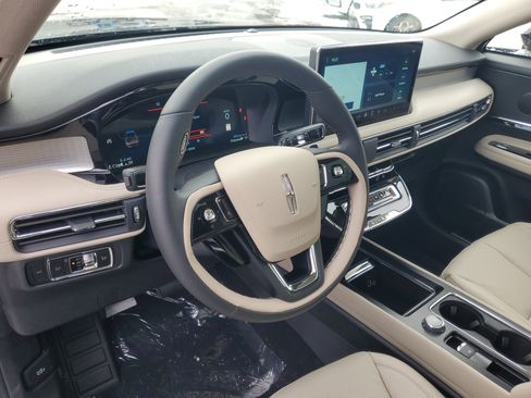 New 2026 Lincoln Corsair Premiere image 13