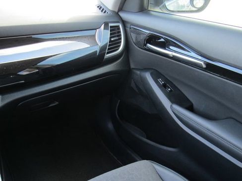 Used 2024 Kia Seltos S FWD image 19