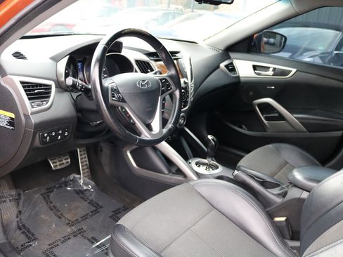 Used 2015 Hyundai Veloster w/ Option Group 03 FWD image 17
