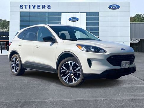 Certified 2022 Ford Escape SE w/ SE Sport Appearance Package AWD/4WD image 1