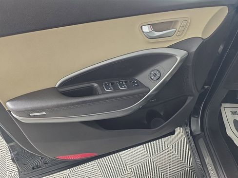Used 2017 Hyundai Santa Fe Limited image 12