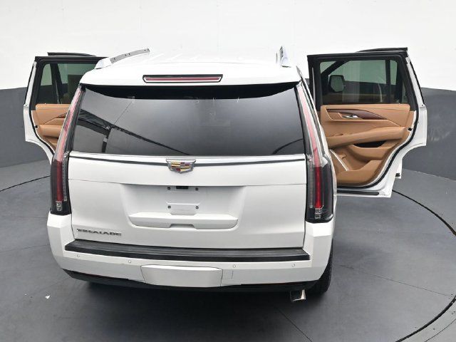 Used 2017 Cadillac Escalade Platinum AWD/4WD image 41