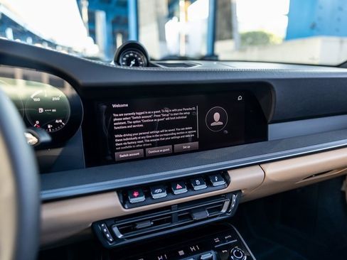 Used 2024 Porsche 911 Targa 4S image 30